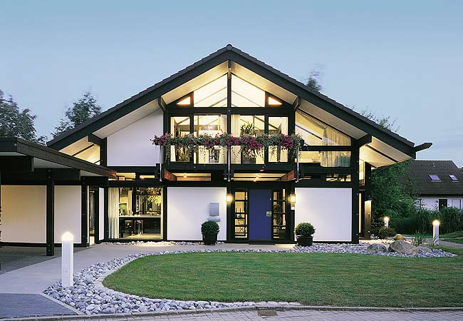 erros comuns de planejamento de construção de casas evitam fachada