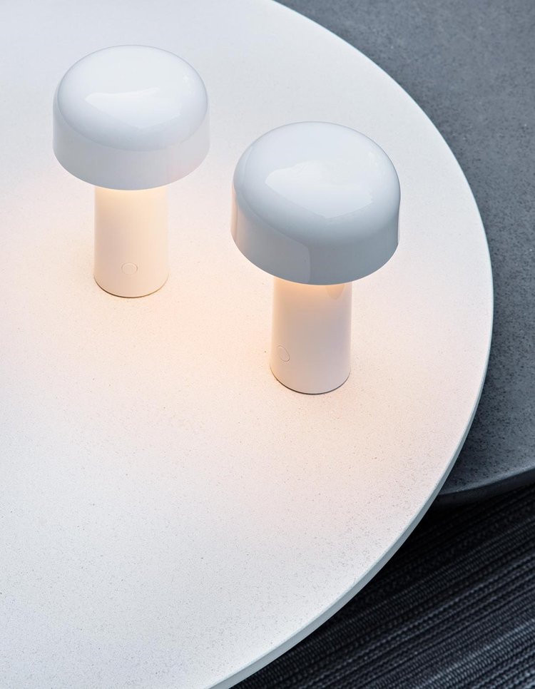 Candeeiros de mesa em policarbonato branco design Flos Outdoor