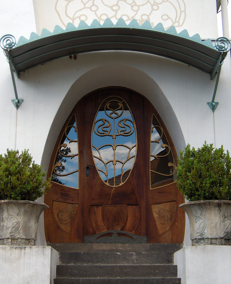 portas da frente de madeira maciça Art Nouveau com inserção de vidro ornamentos de latão