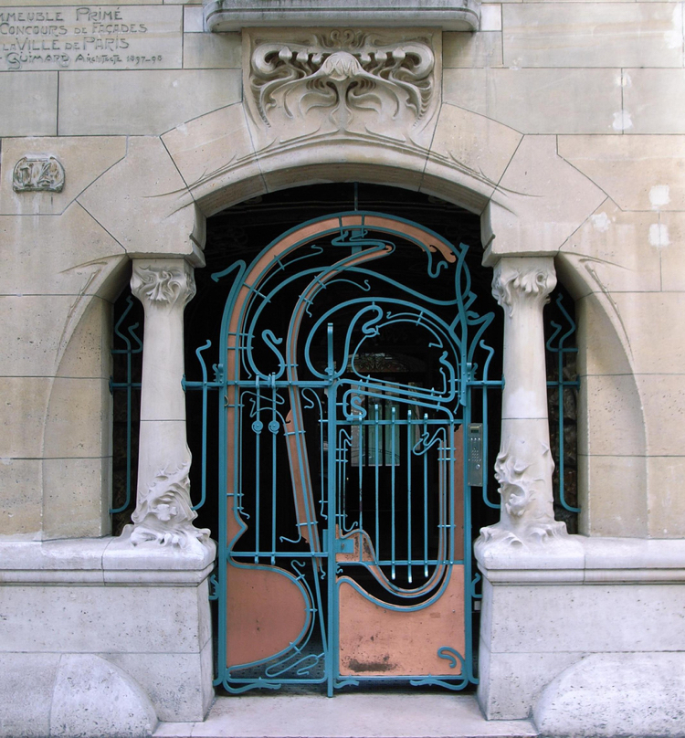 porta histórica de ferro forjado granito azul