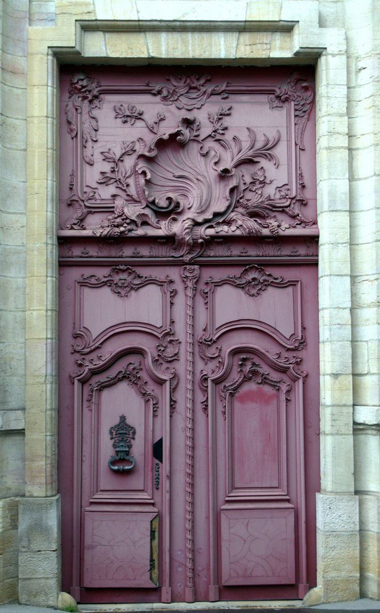 Ornamentos florais Dijon de folha dupla na porta de entrada