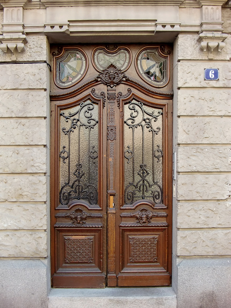 Porta antiga com vitral em cassete art nouveau