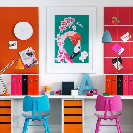 Uma mistura de cores e modernas ideias de home office