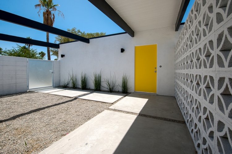 Projeto do jardim frontal-minimalista-lascas-formato-grande-concreto-lajes-bambu