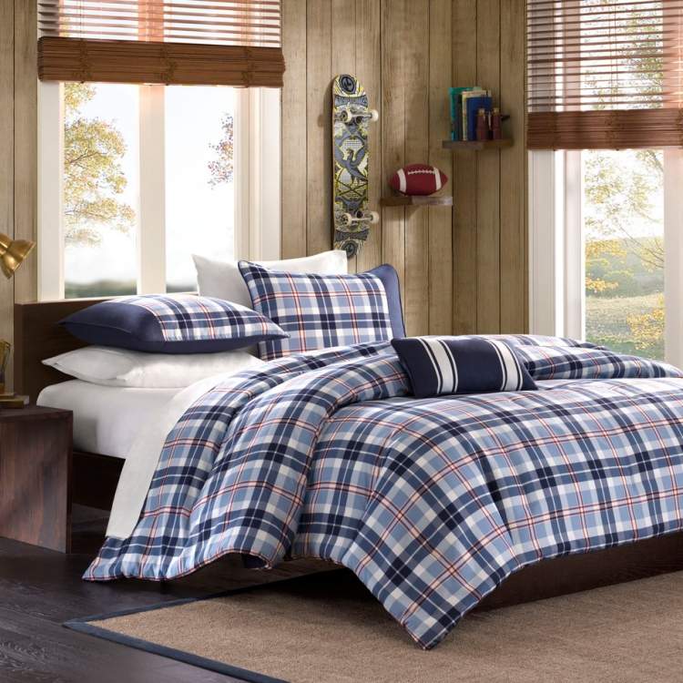 mobília-ideias-meninos-quarto-skate-cama-janela-roupa de cama-cobertor-travesseiro-tapete