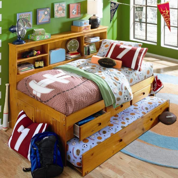 design de interiores-quarto-meninos-cama-colchão-colchão-beisebol-brinquedos-gavetas