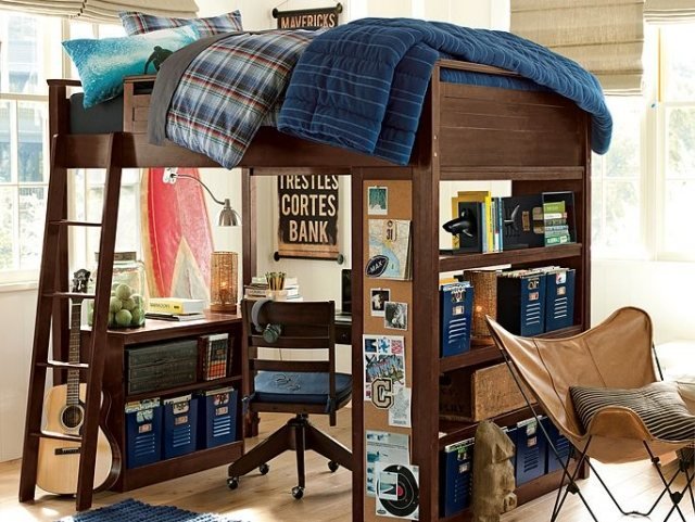 Quarto de menino - cama de madeira - beliche - design clássico - cadeira de couro dobrável