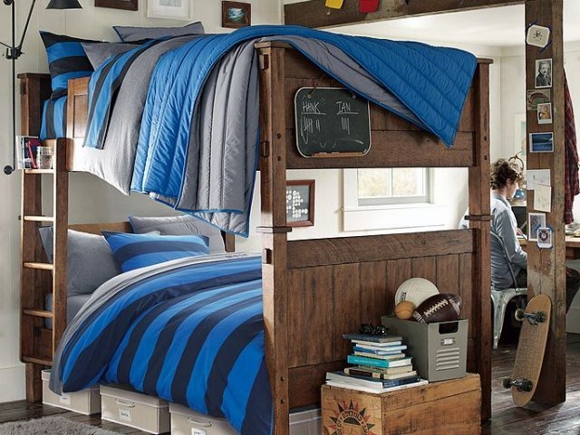 -mobiliário-clássico-quarto infantil-irmãos-beliches-escada de madeira maciça