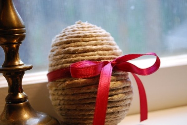 Idéias de decoração-faça-você-mesmo-roupas de ovo de Páscoa-fita vermelha Idéias decorativas mexer ovos de Páscoa decoram roupas-fios-fita vermelha