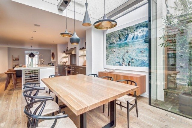 casa moderna piso de madeira real mesa de jantar cozinha com mesa