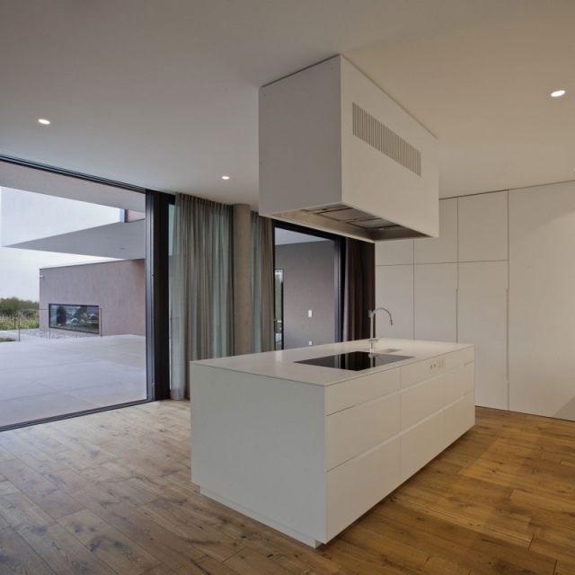terraço de acesso de alto brilho branco ilha de cozinha moderna