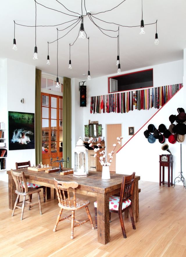 decoração estilo eclético sala de jantar luz de teto industrial