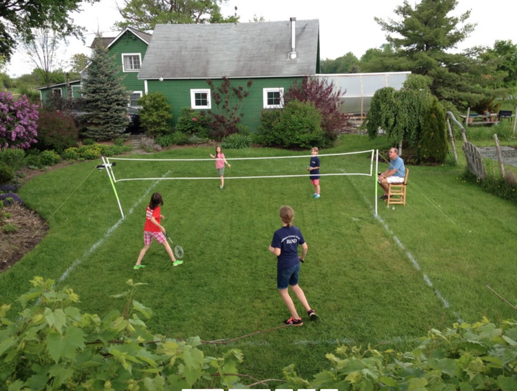 Rede de badminton ou vôlei em seu próprio jardim