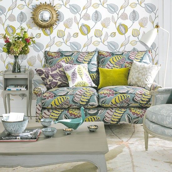 Ideias para a vida na parede decorada com decoração moderna e colorida de sala de estar