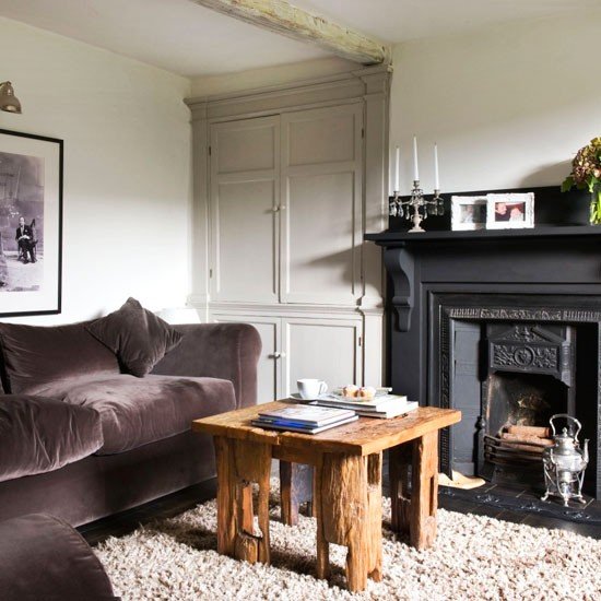 Idéias de estar - sala de estar - mescla moderna marrom com mesa rústica
