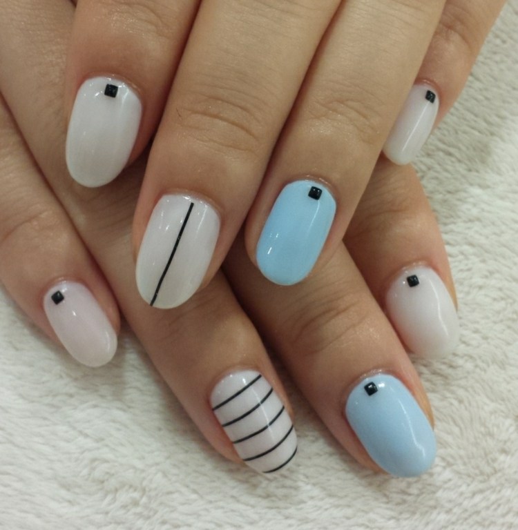 unhas design-ideias-inspiração-pastel-azul-creme-quadrados-minilinhas