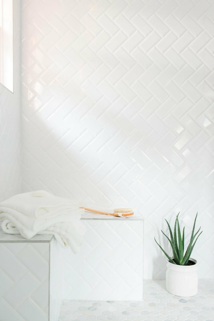 wall-design-ideas-tiles-white-herringbone-pattern-or-bathroom