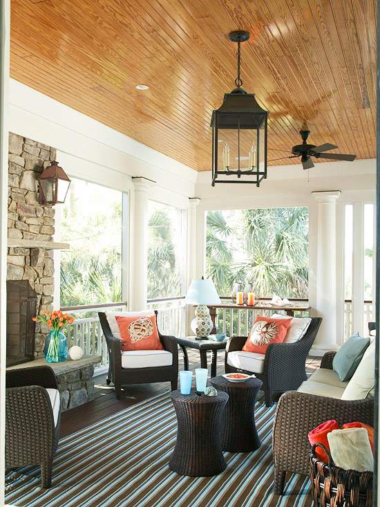 Ideias de decoração para lareira de móveis de rattan azul varanda com jardim de inverno