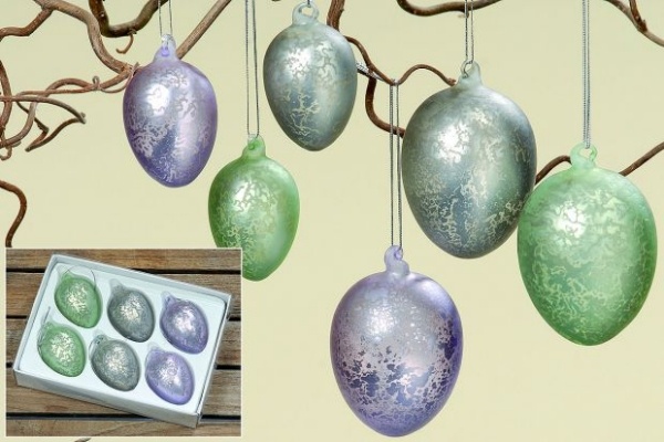 arbusto decorações sutis para a páscoa com ovos de cores vivas
