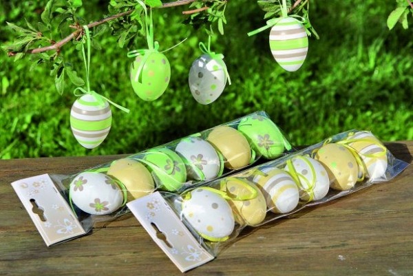 Decorações de Páscoa DIY com ovos de plástico