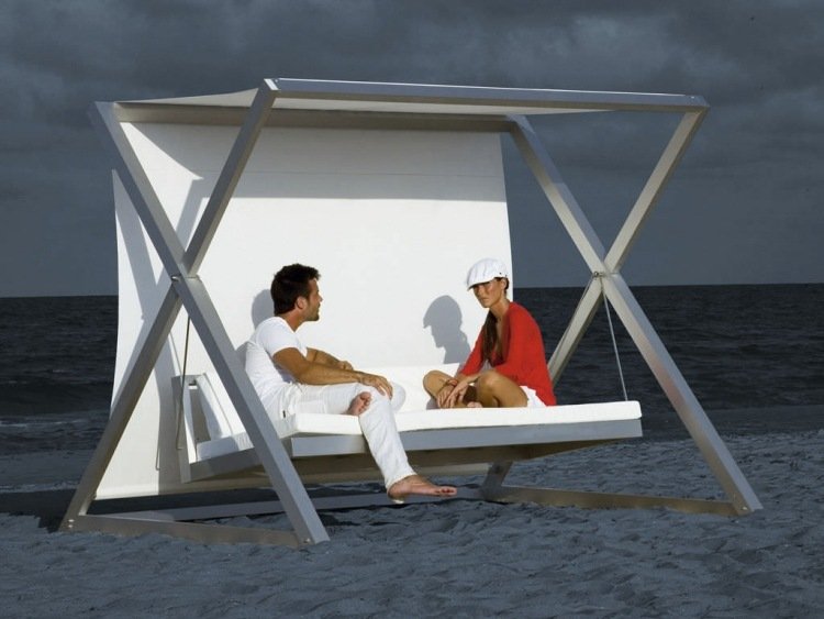 designer-hollywood-swings-metal-frame-white-couple-swing-mat-beach-sea