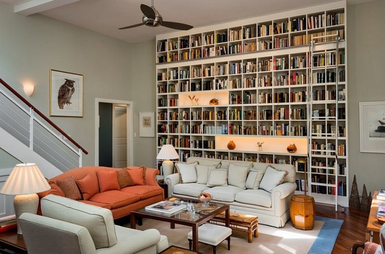Livro parede-sala-iluminada-estante-escada Decoração com livros