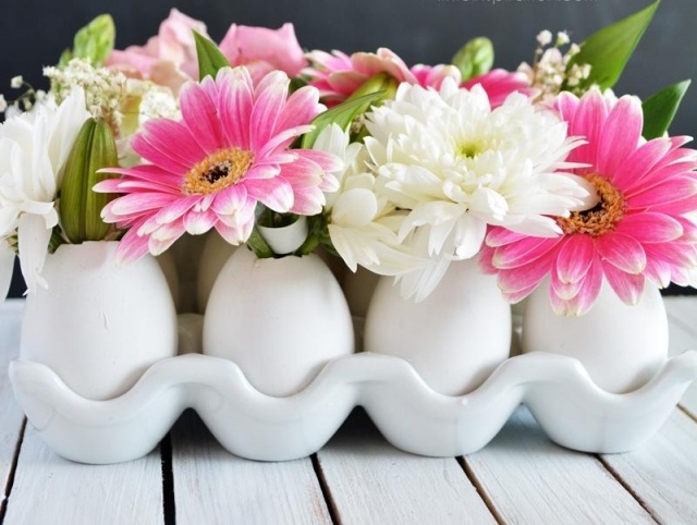 mesa deco páscoa imitação ovos tigelas vasos gérbera