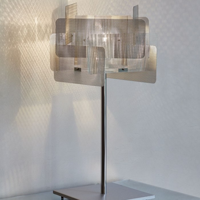 abajur de mesa-cubo-metal-espelho-chapa perfurada-aço-luz efeitos