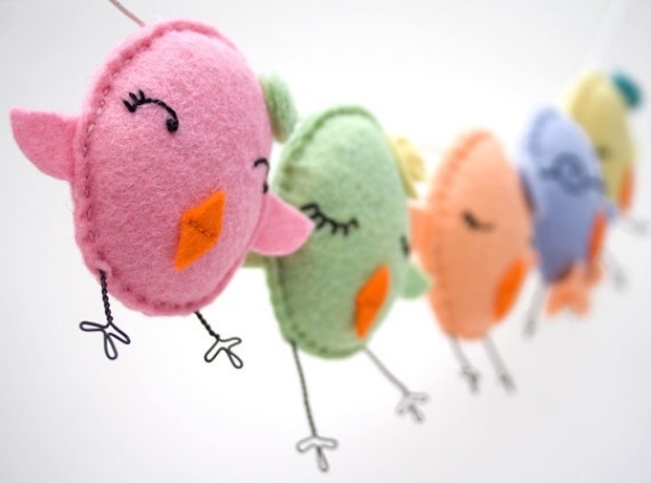 idéias de decoração de festa infantil - pássaros coloridos - arranjar páscoa