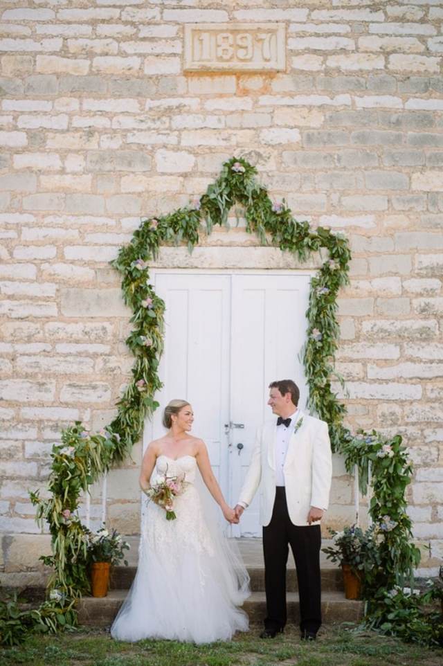 Casamento-ideias-para-portas-decoração-cerimônia-joias-escalada-plantas-flores