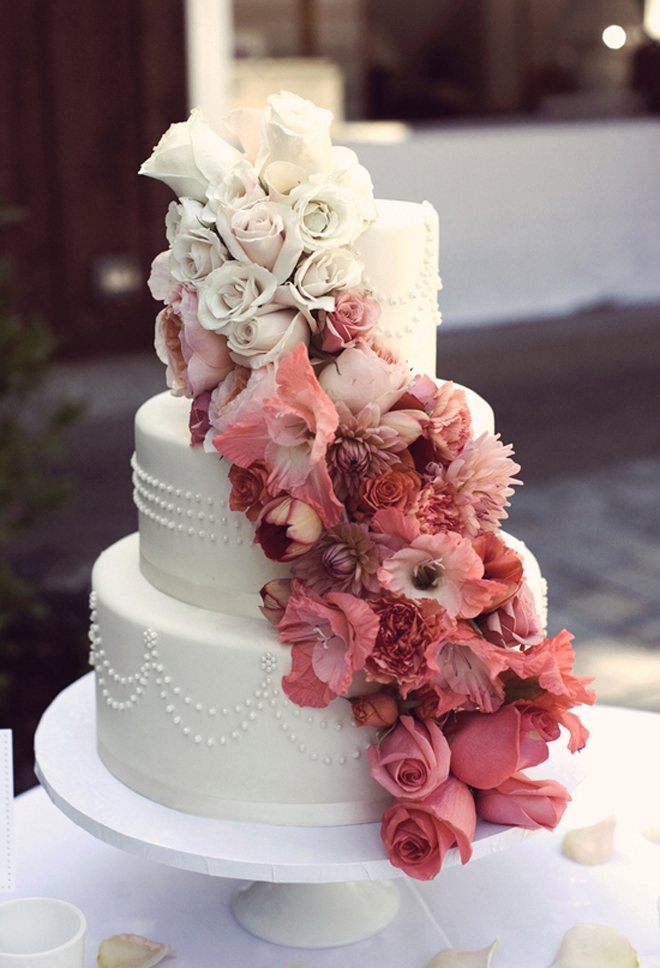 decoração-bolo-de-casamento-delicadas-flores-feitas-de-fondant-obra-prima