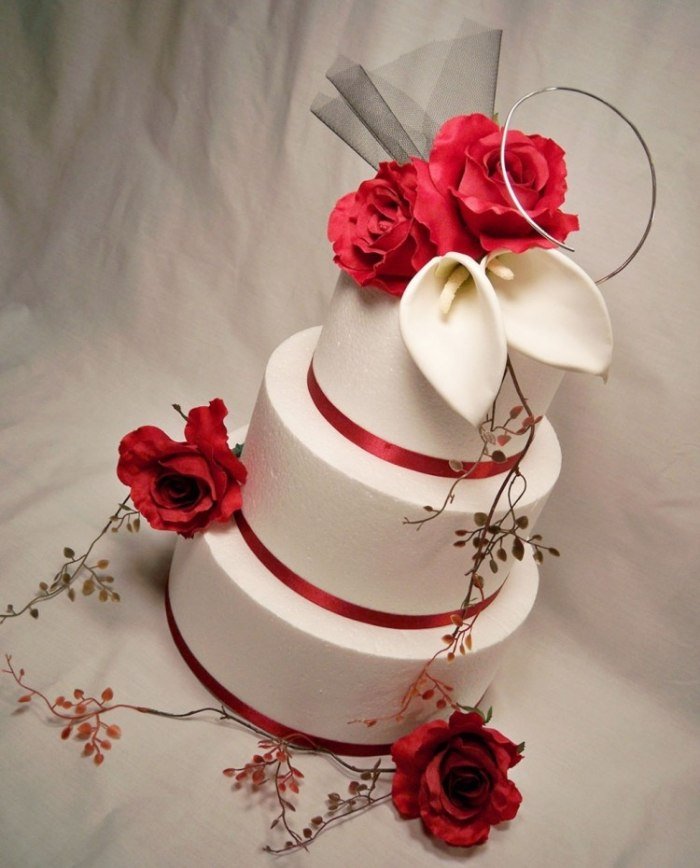 torre-em-forma-bolo-casamento-simples-ornamento-calla-red-rose-flowers