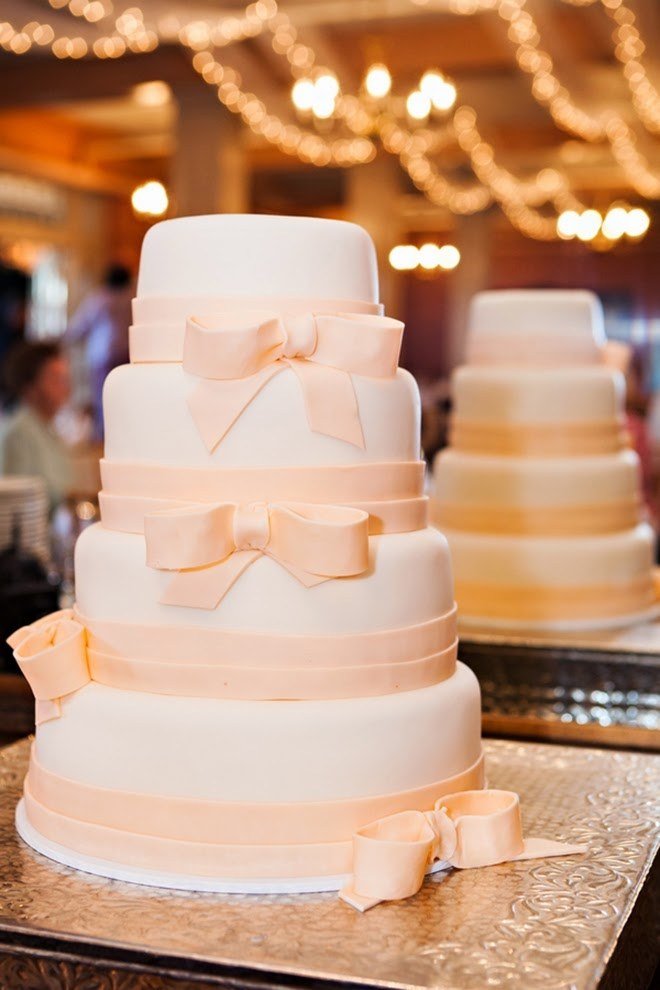 ideias-para-bolo-de-casamento-decoração-arcos-flor-flores-feitas-de-fondant