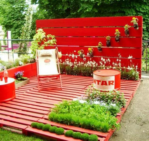 área de pátio interior de euro pallets de ideias