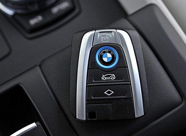 Design de controle remoto por rádio com emblema BMW i3 2014