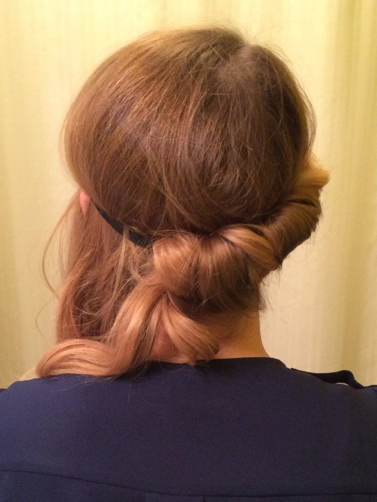 20s-hairstyles-do-it-yourself-theme-party-long-hair-updo-instruções-hairband-elastic