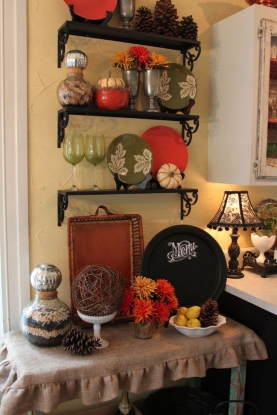 Ideias vintage para prateleiras de parede para decoração de outono no interior da cozinha