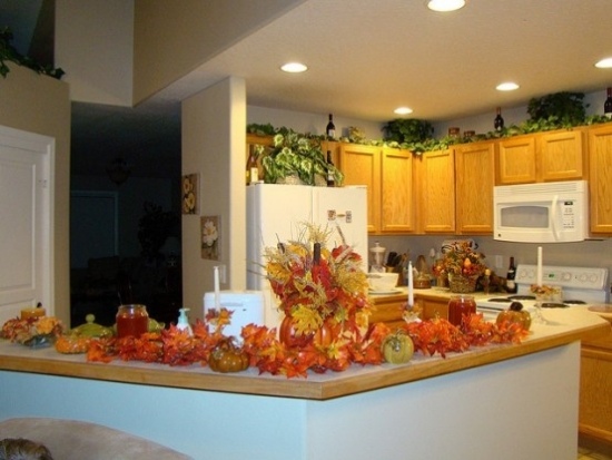 idéias de decoração de outono em plástico deco no interior da cozinha