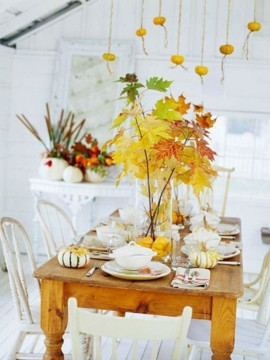 Ideias de decoração de outono com acento de cor amarelo no interior da cozinha