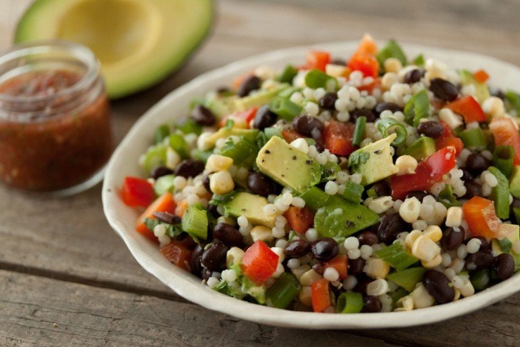 Receita de salada de cuscuz israelense