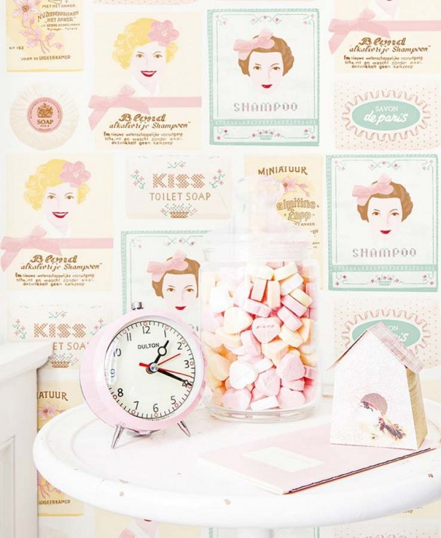 quarto infantil com motivos de papel de parede ideias meninas estampas retrô cores rosa menta