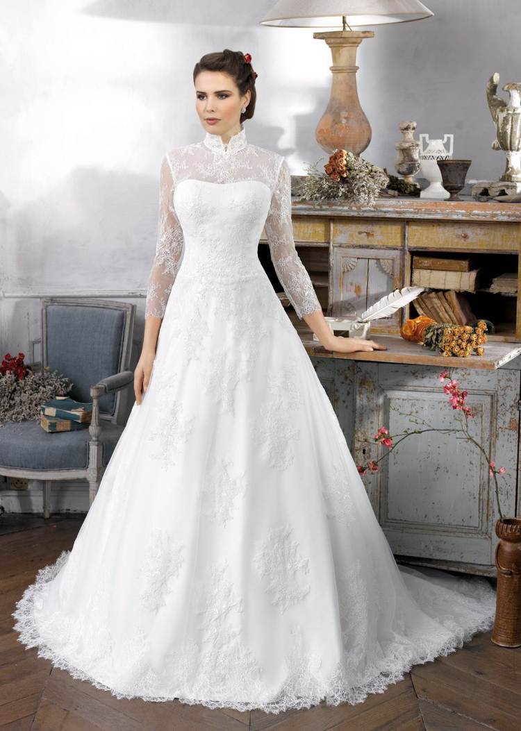 Vestidos de noiva clássicos -elegant-princess-lace-neck-white