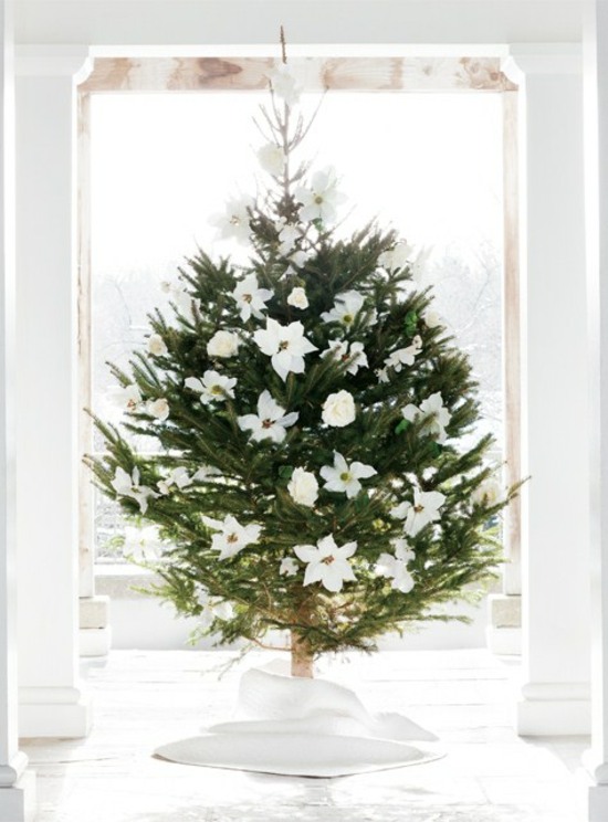 romântico-árvore-de-natal-flores-brancas-decoração