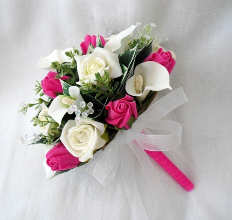 ideias para o buquê de casamento rosas branco rosa acessório de noiva casamento