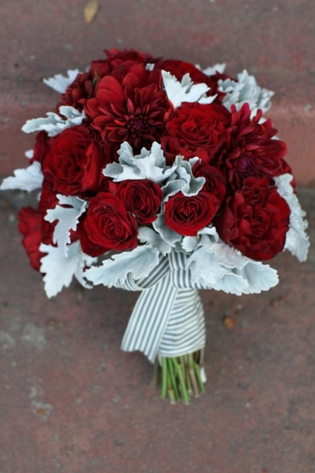 bouquet de noiva-bordô-vermelho-branco-elegante-decoração de casamento