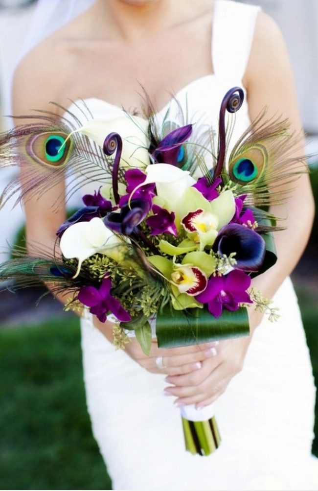 exuberante-buquê-de-noiva-pavão-pena-alfinete de decoração de casamento