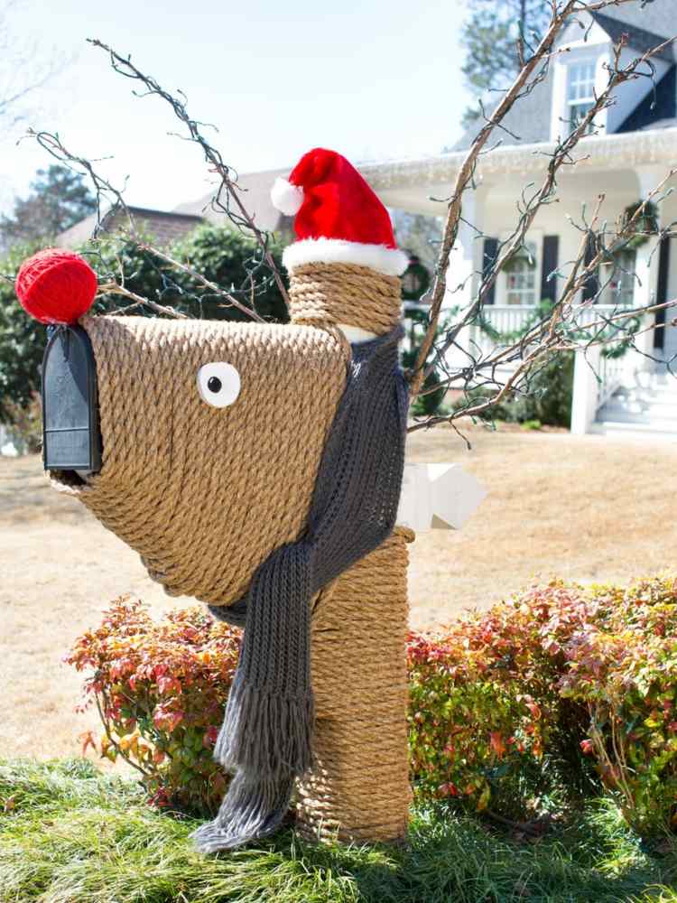 decoração de natal no jardim corda caixa de correio rena ideia lenço