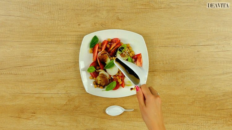 Salada com grão de bico para emagrecer receita de molho de manjericão