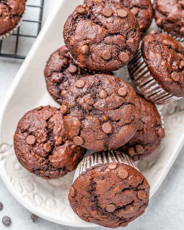 receita de muffins de chocolate saudáveis ​​3 muffins de ingredientes