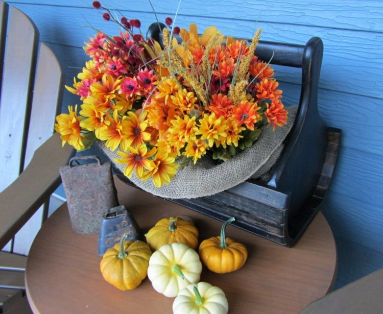 ideias deco para outono design rústico saco de linho cores do outono flores